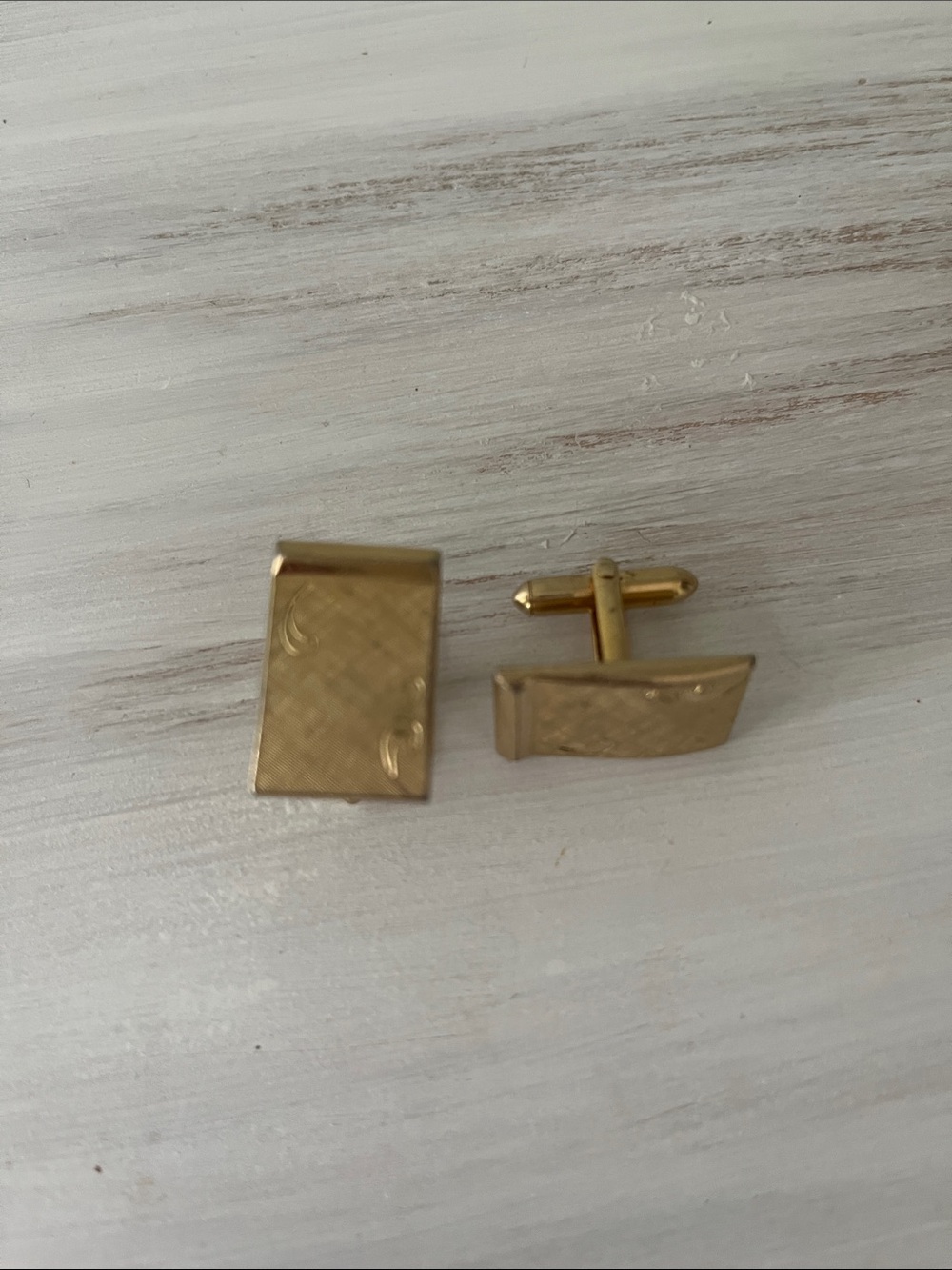 SWANK Gold-Tone Rectangular Cuff Links - Picture 5 of 7